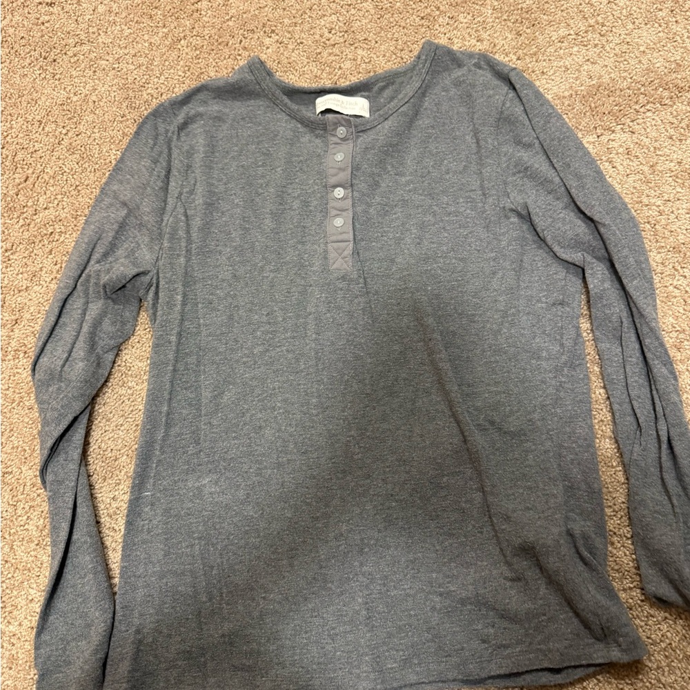 Abercrombie & Fitch Gray Long Sleeve Top